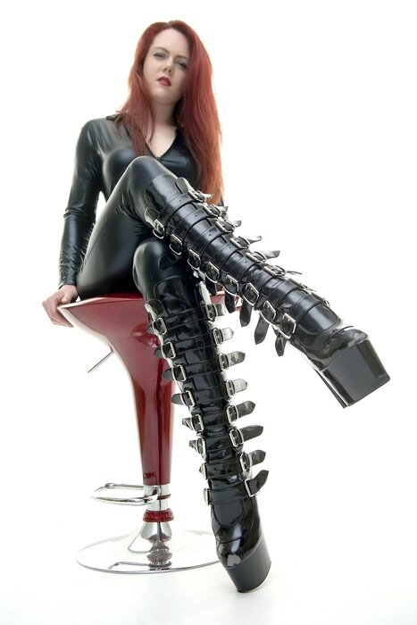 Theworldofscarlettdoll (@theworldofscarlettdoll), OnlyFans creator