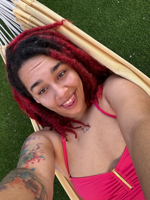 Theylovepeachesncream (@theylovepeachesncream), OnlyFans creator