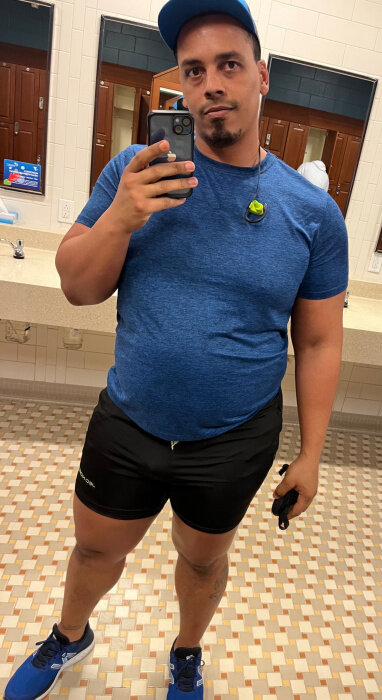 Thiccboigains (@thiccboigains), OnlyFans creator
