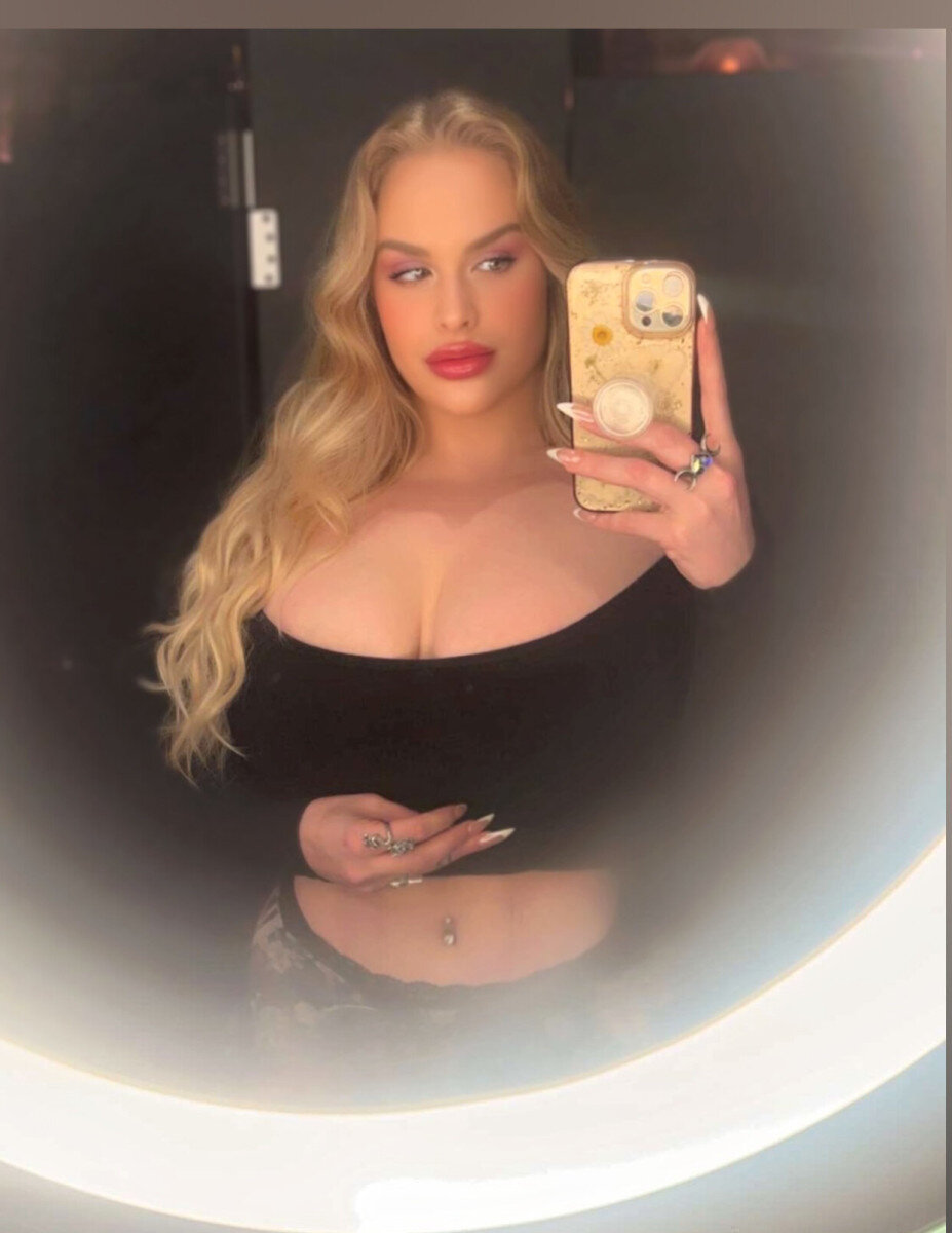 Thiccckbarbie (@thiccckbarbie), OnlyFans creator