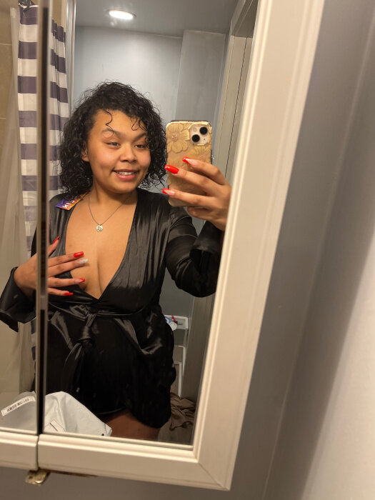 Thiccredbone444 (@thiccredbone444), OnlyFans creator