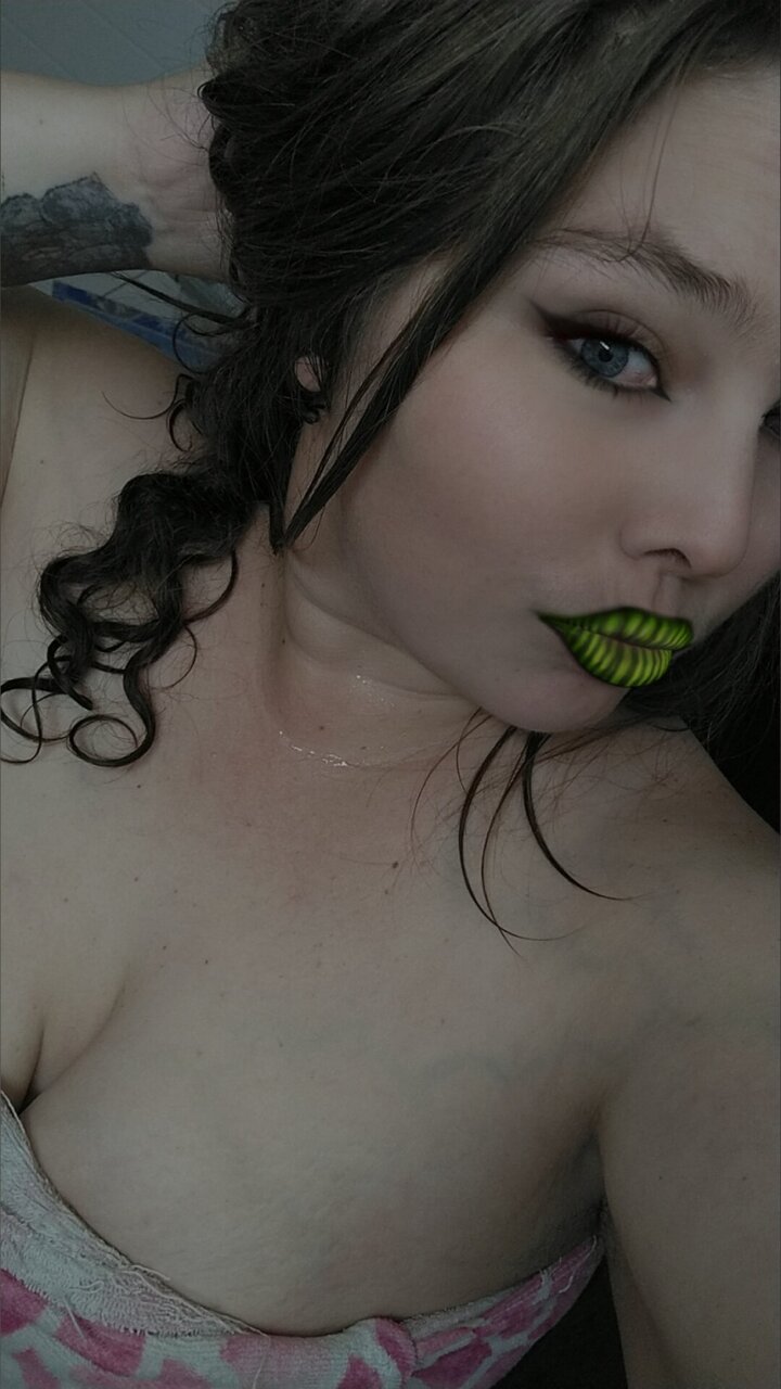 Thiccsassyqueen (@thiccsassyqueen), OnlyFans creator