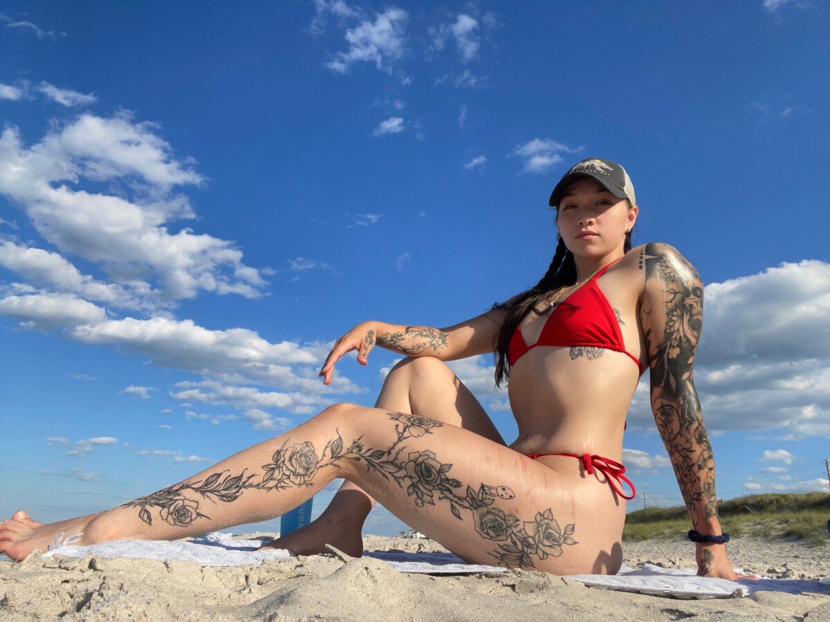 Ember (@thiccums71), OnlyFans creator