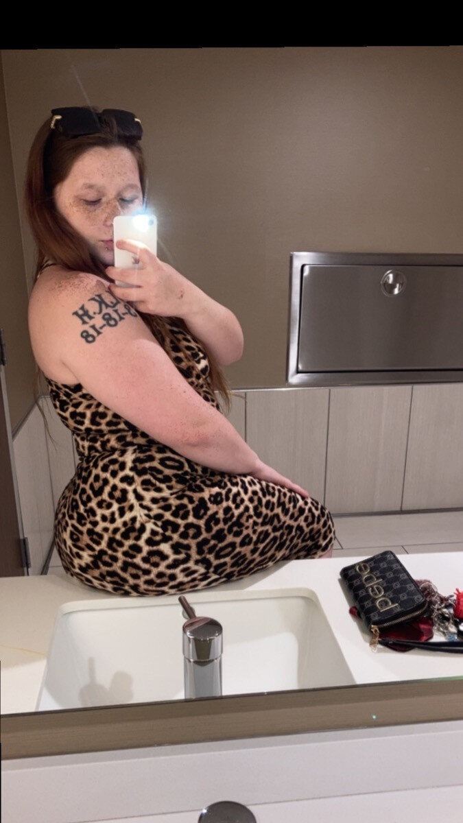 Thickerthanasnicker21 (@thickerthanasnicker21), OnlyFans creator