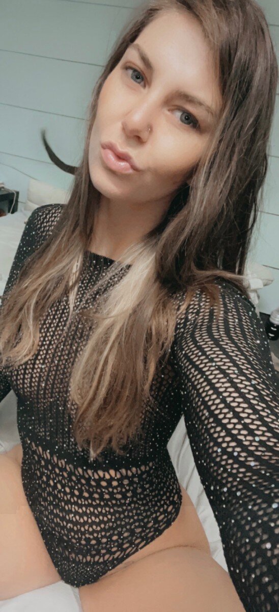Thicknessrayanna98 (@thicknessrayanna98), OnlyFans creator