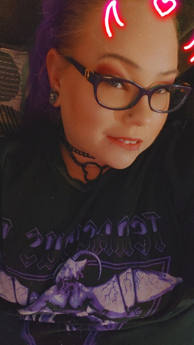 Thickqueenrose420 (@thickqueenrose420), OnlyFans creator