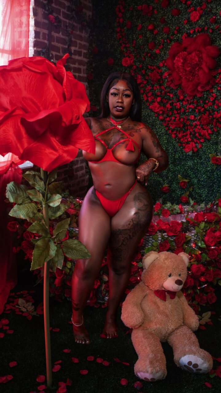 Thickzlove912 (@thickzlove912), OnlyFans creator
