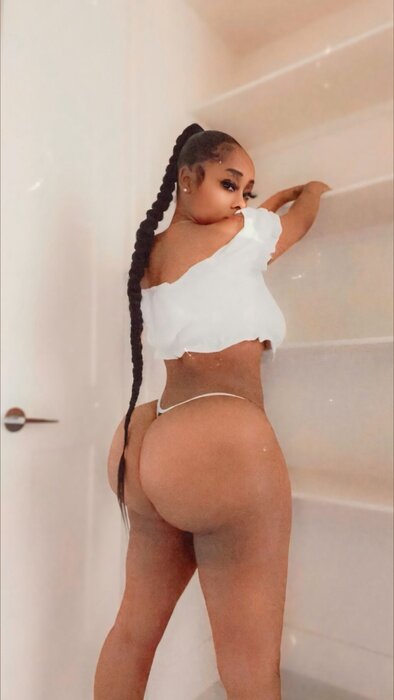 Thiqueashhhh (@thiqueashhhh), OnlyFans creator