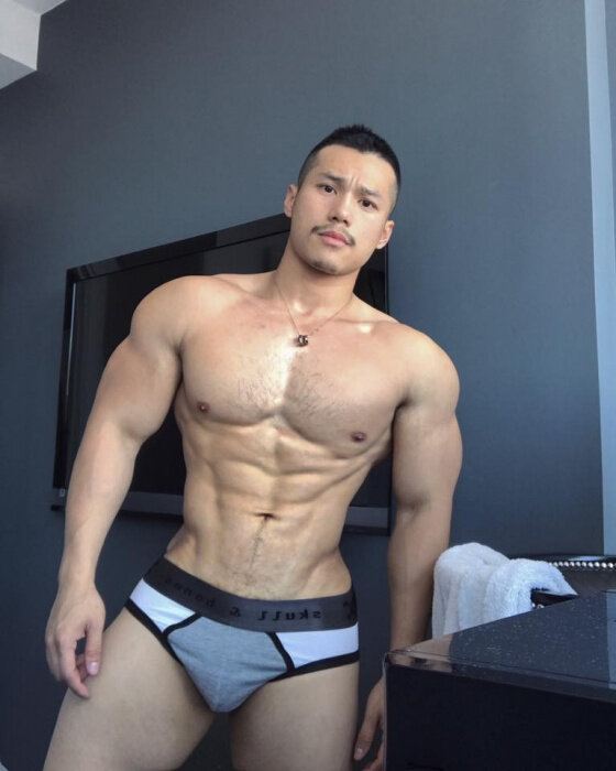 Thisbuffasian (@thisbuffasian), OnlyFans creator