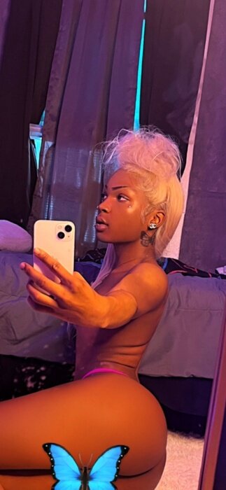 Thxlavish (@thxlavish), OnlyFans creator