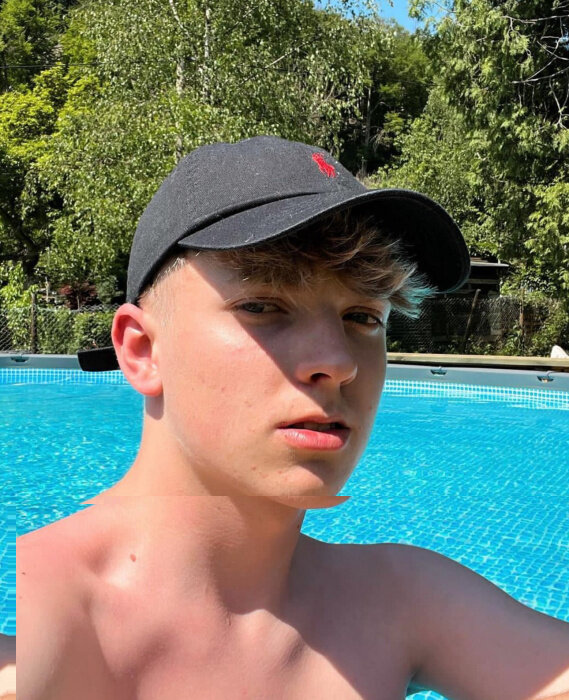 Tim (@timitwinkyy), OnlyFans creator