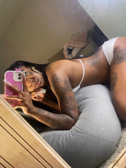 Tinaamontanaaa (@tinaamontanaaa), OnlyFans creator