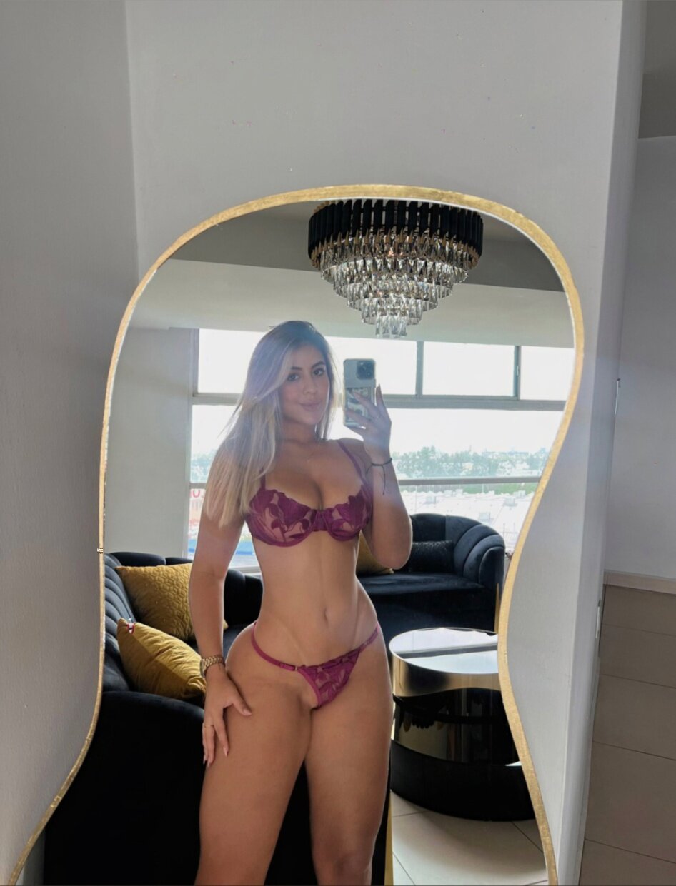 Tinaquintero (@tinaquintero), OnlyFans creator