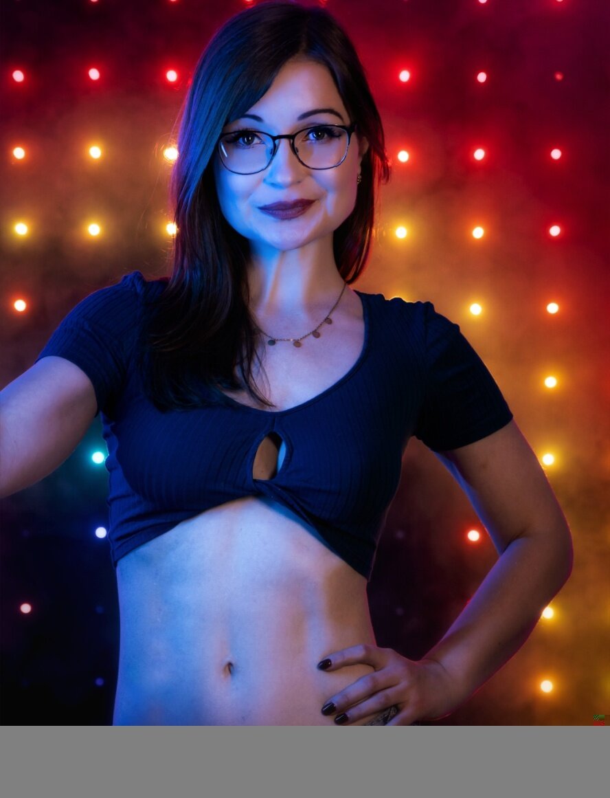Tinyemily (@tinyemily), OnlyFans creator