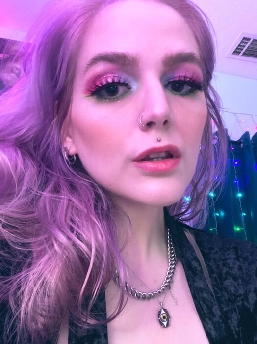 Tinyneondemon (@tinyneondemon), OnlyFans creator