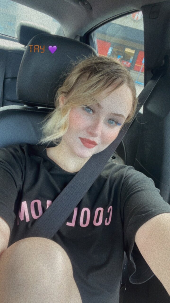 Taylor (@tinytayyy2003), OnlyFans creator