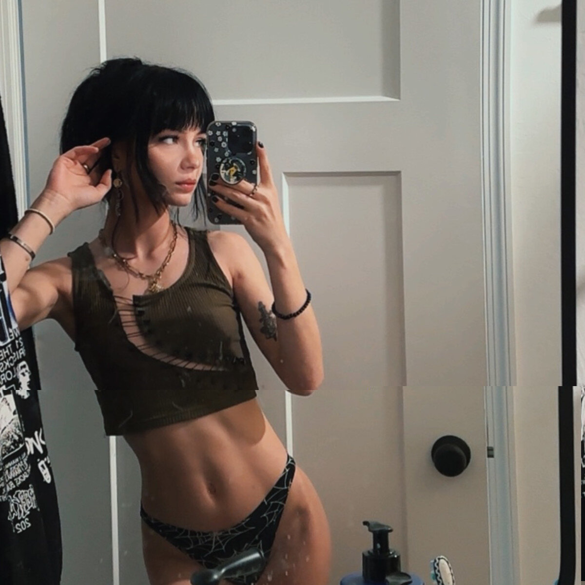 Tinyxxdancer (@tinyxxdancer), OnlyFans creator