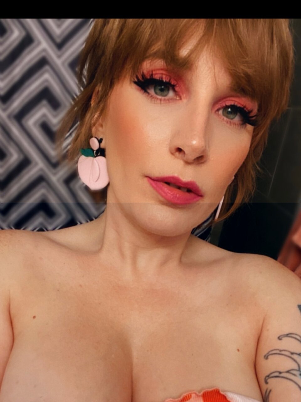 Titanmoonbaby (@titanmoonbaby), OnlyFans creator