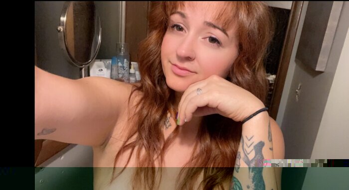 Titsgaloreeexo (@titsgaloreeexo), OnlyFans creator