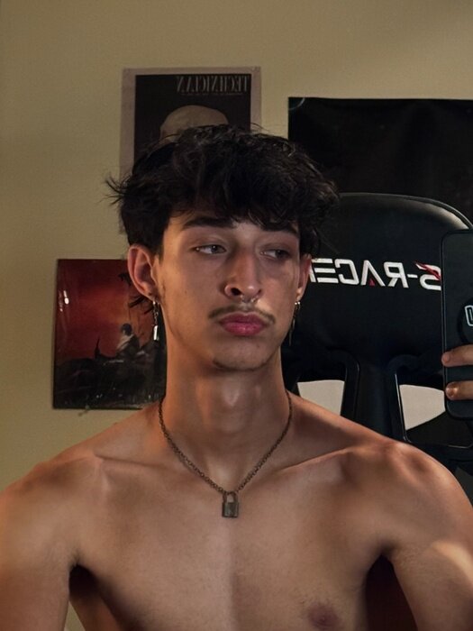 Tjsmokezzz (@tjsmokezzz), OnlyFans creator