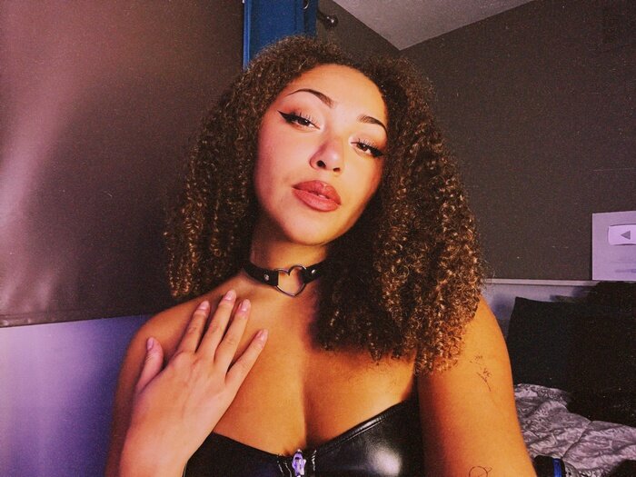 Tlnaxoxo (@tlnaxoxo), OnlyFans creator