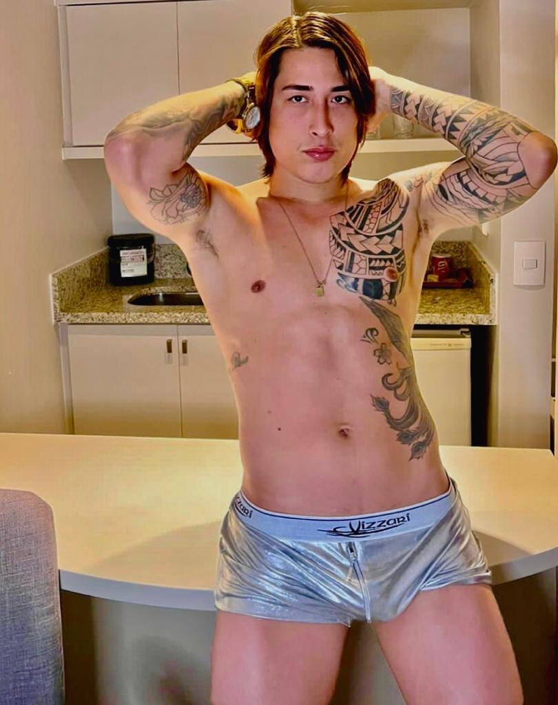 Tloverbrasil (@tloverbrasil), OnlyFans creator