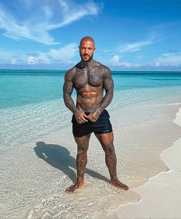 Tobiasbleu (@tobias-bleu), OnlyFans creator