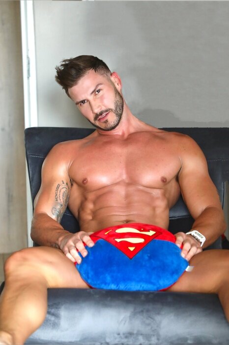 Tomyhammer (@tomyhammer), OnlyFans creator
