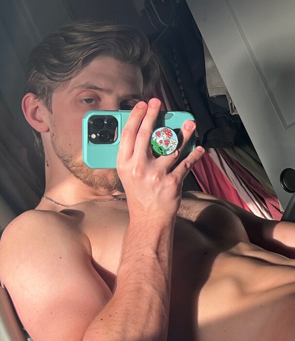 Tonedstoner (@tonedstoner), OnlyFans creator