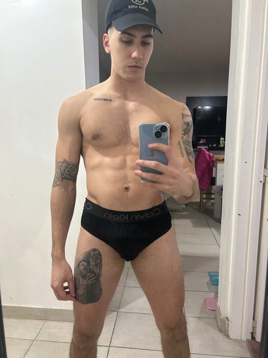 Tonyof99 (@tonyof99), OnlyFans creator