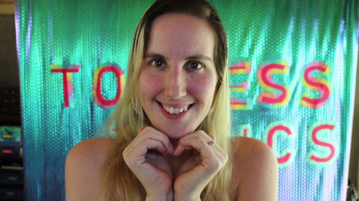 Toplesstopics (@topless-topics), OnlyFans creator