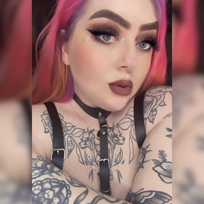 Toxicpeaches (@toxicpeaches), OnlyFans creator