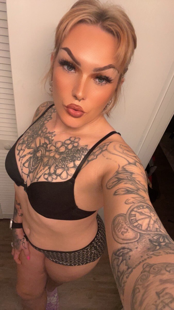 Trannyqueen (@trannyqueen), OnlyFans creator
