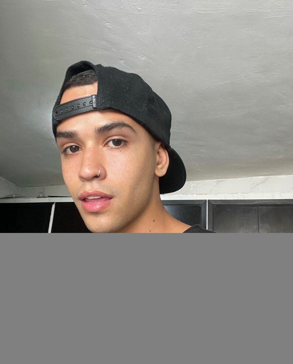Traviesso5 (@traviesso5), OnlyFans creator