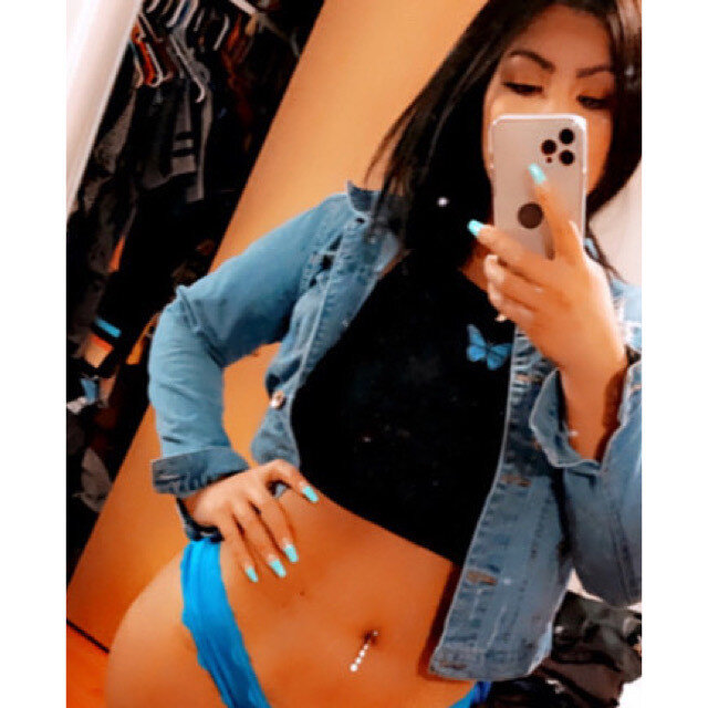 Trinaaananaa (@trinaaananaa), OnlyFans creator