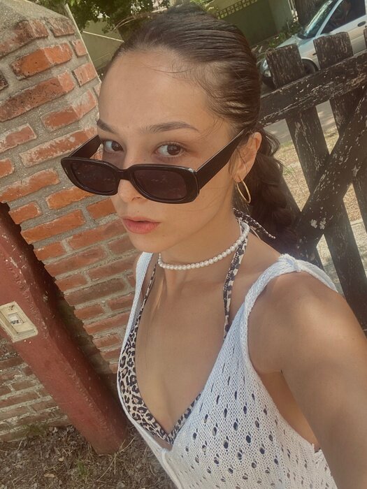 Trini (@trinyoficial), OnlyFans creator