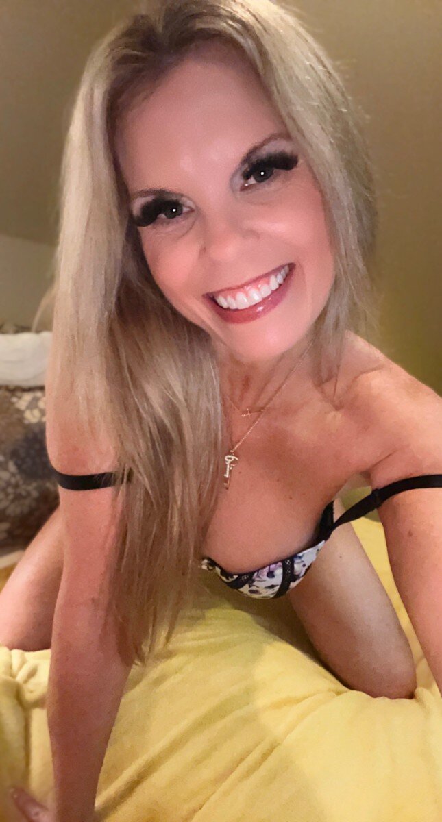 Trophywifeycb (@trophywifeycb), OnlyFans creator