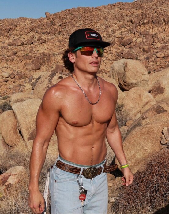 Troypesss (@troypesss), OnlyFans creator