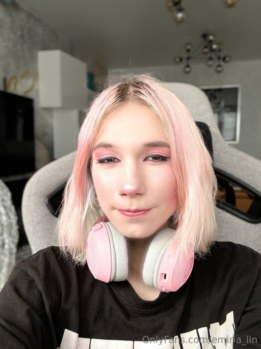 Tsgirlemiria (@tsgirl_emiria), OnlyFans creator