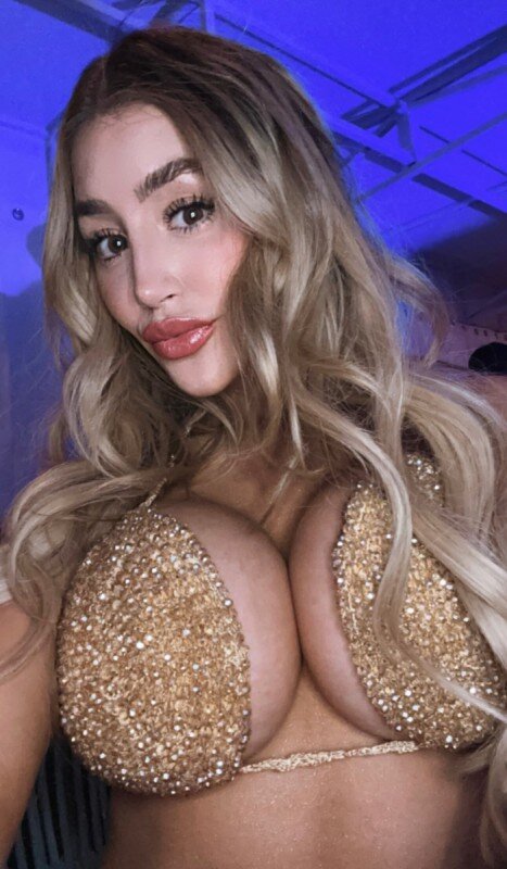 Tudiosamariela (@tudiosamariela), OnlyFans creator