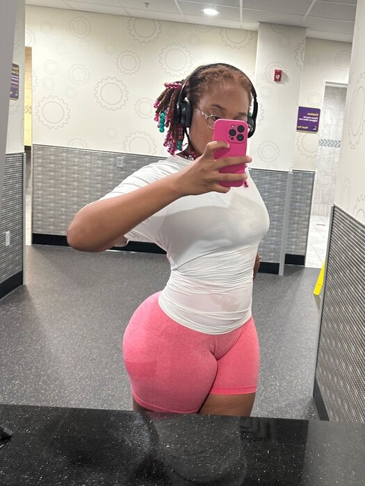 Twerkstarelsa (@twerkstarelsa), OnlyFans creator