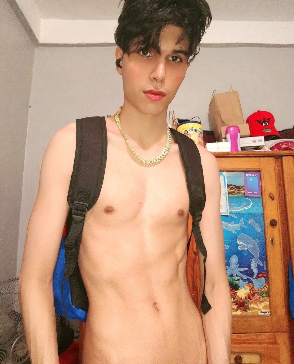 Twinklatinoboy (@twinklatinoboy), OnlyFans creator