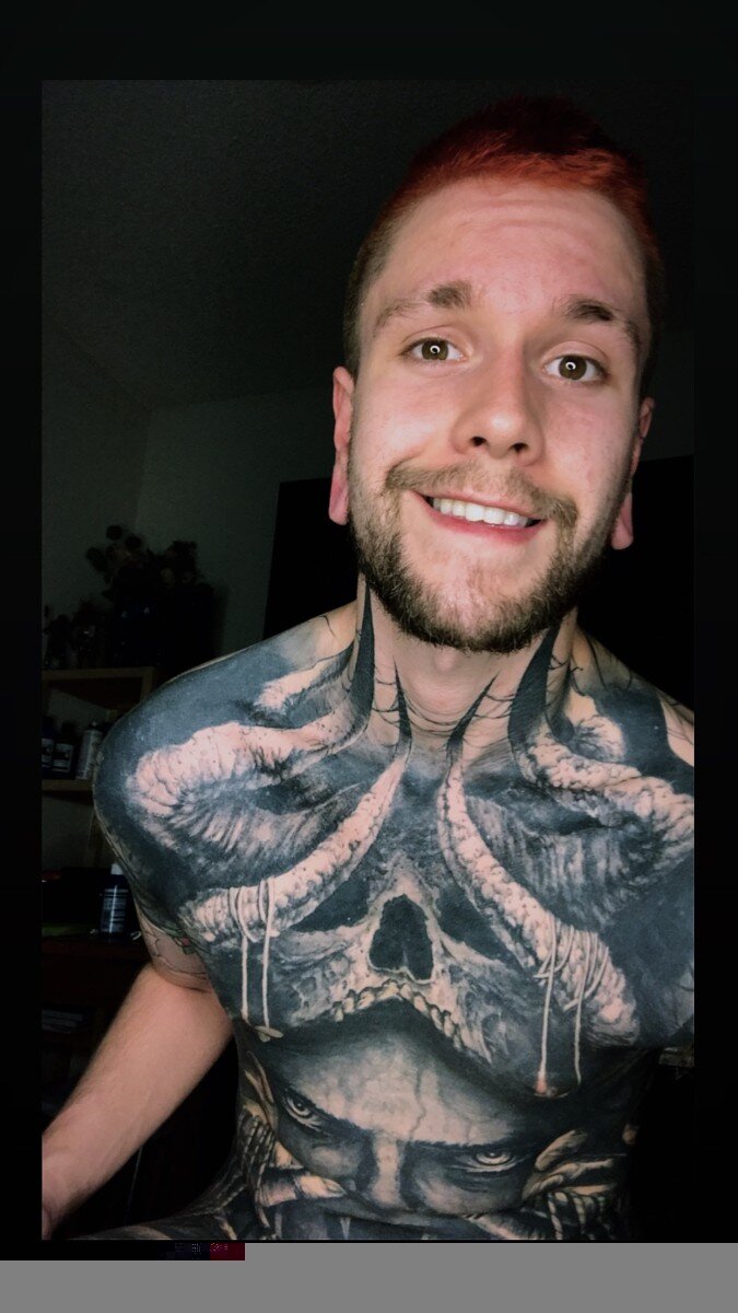 Twinleaftattoo (@twinleaftattoo), OnlyFans creator