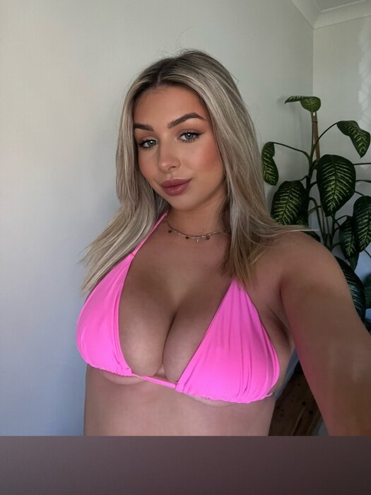 Tenielle (@txbxbe), OnlyFans creator