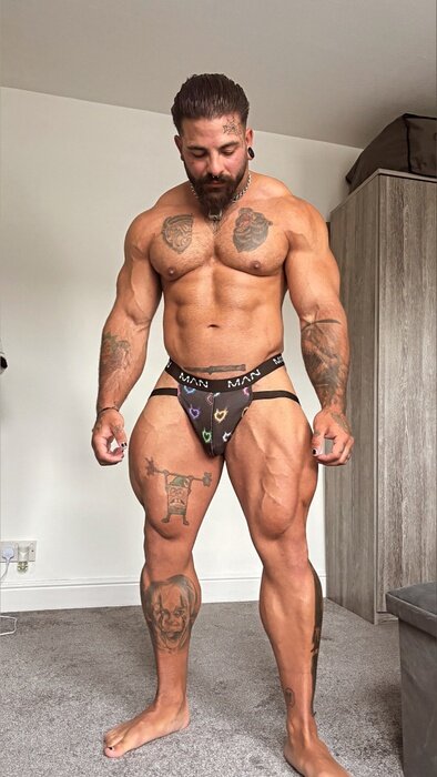 U297838415 (@u297838415), OnlyFans creator