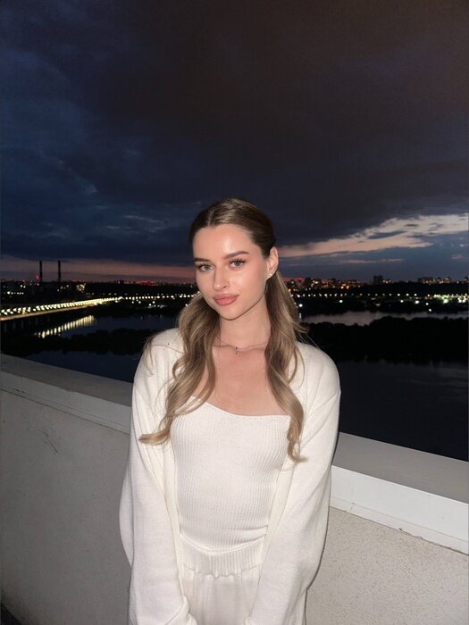Dasha (@ubritish_blonde), OnlyFans creator