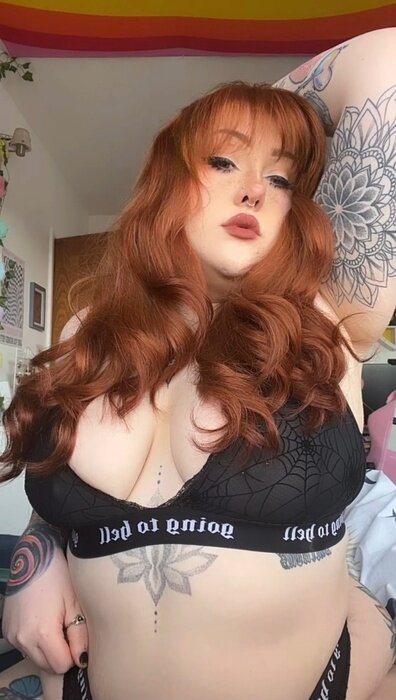 Uhhitscake (@uhhitscake), OnlyFans creator