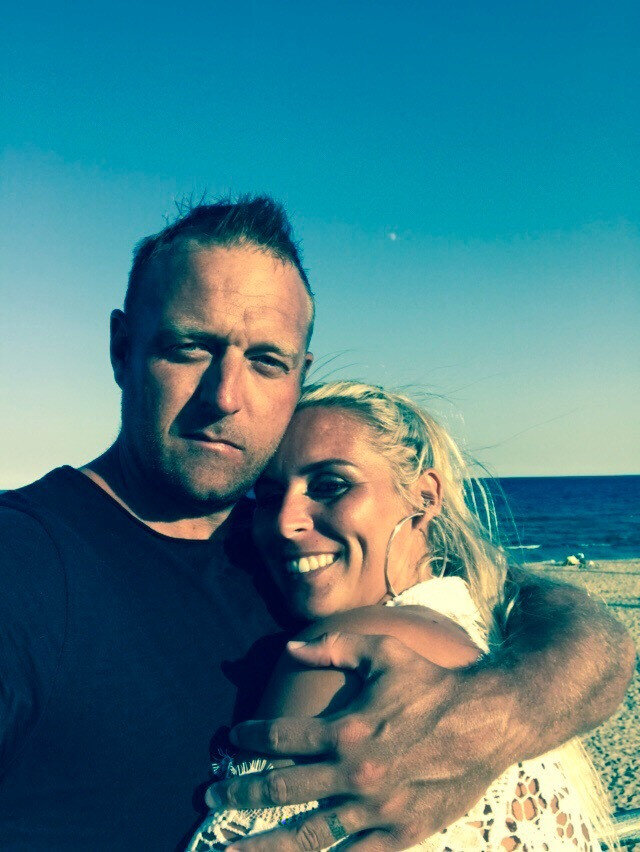 Ukhotwifecouple (@ukhotwifecouple), OnlyFans creator