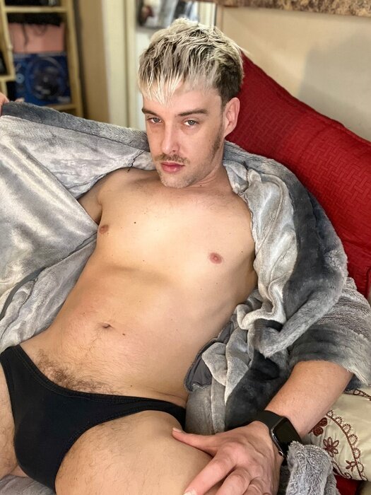 Ukilom (@ukilom), OnlyFans creator