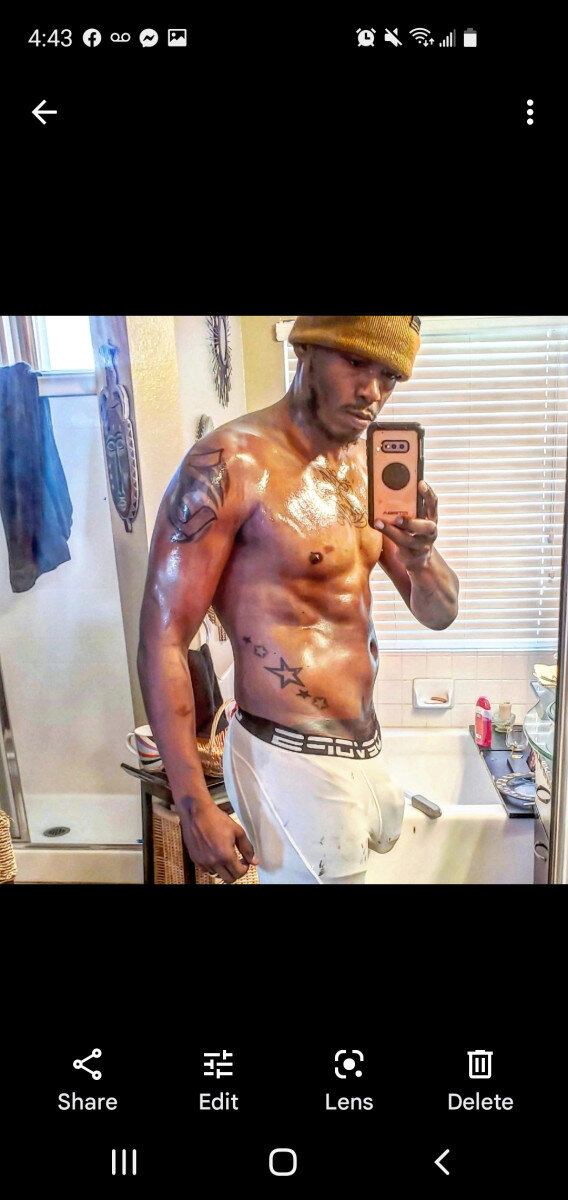 Unclehotmess (@unclehotmess), OnlyFans creator